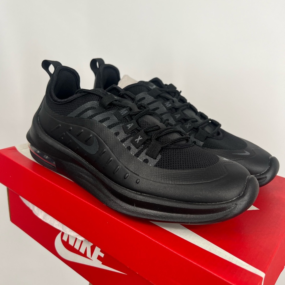 Nike Womens Air Max Axis Black Size 8